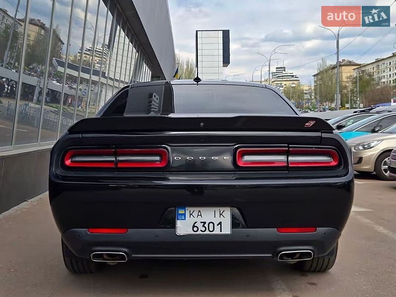 Купе Dodge Challenger 2017 в Києві