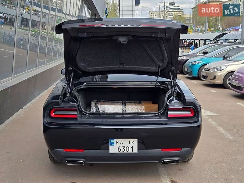 Купе Dodge Challenger 2017 в Києві