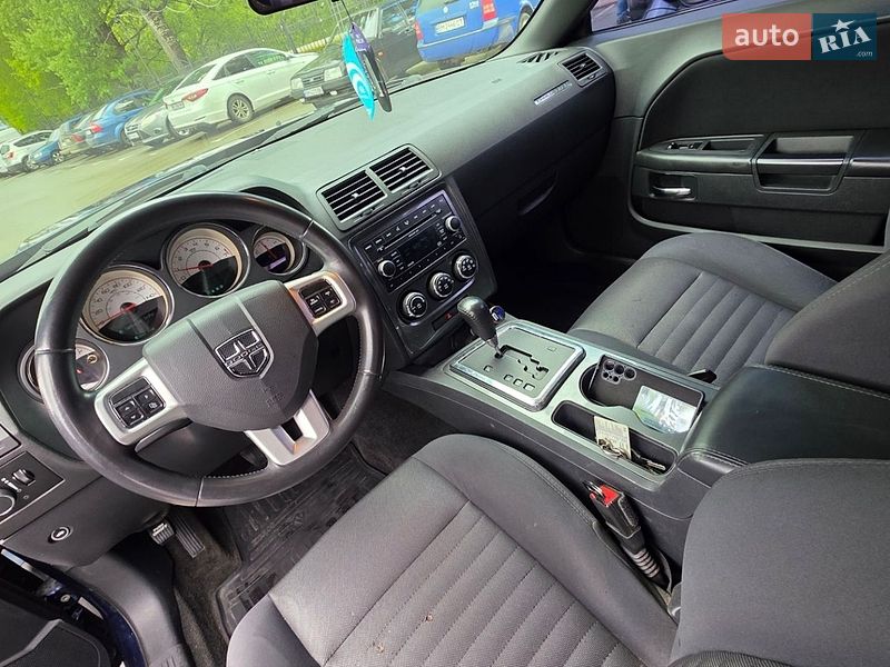 Купе Dodge Challenger 2013 в Сумах
