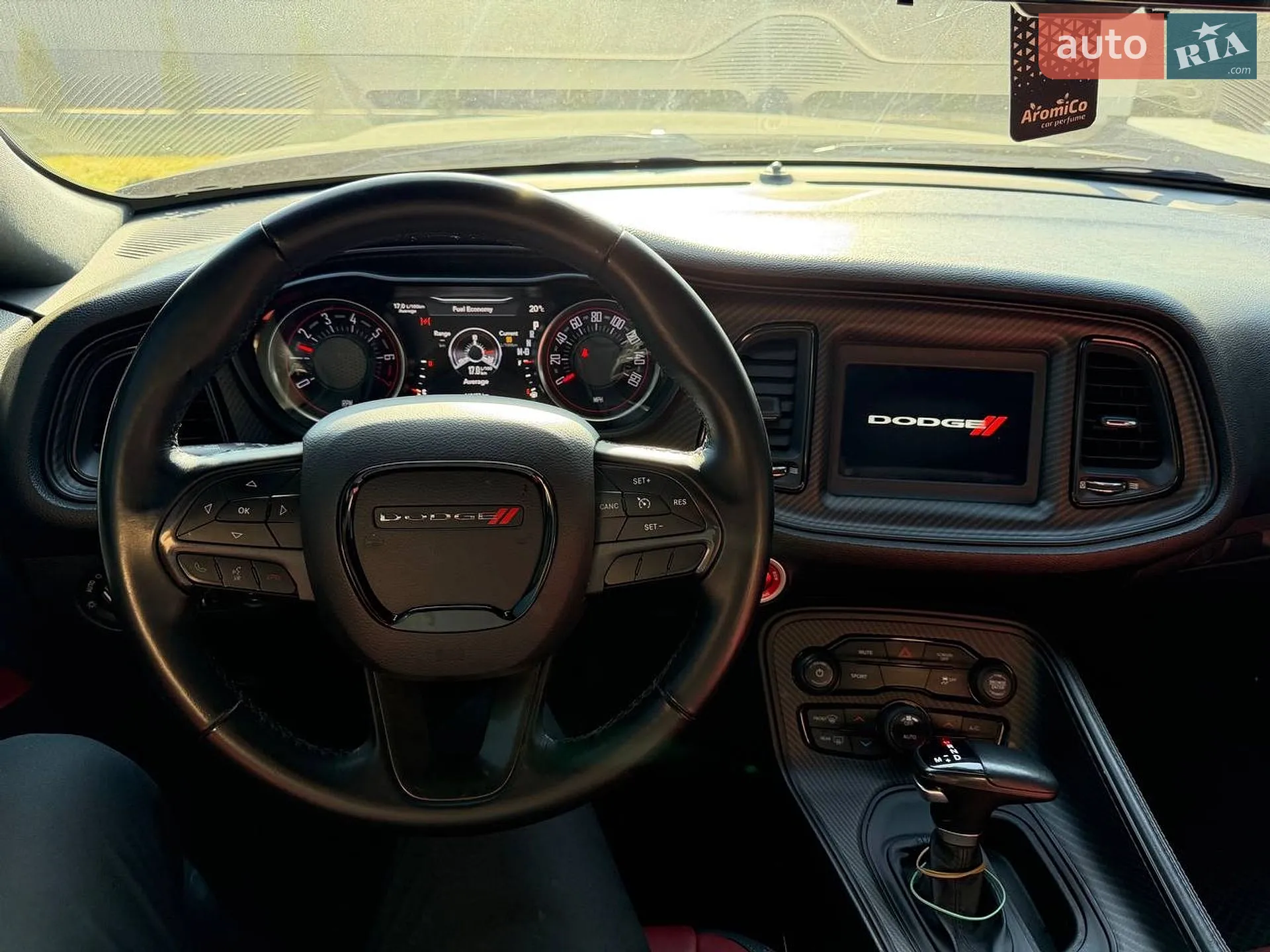 2017 Dodge Challenger - мініатюра 18