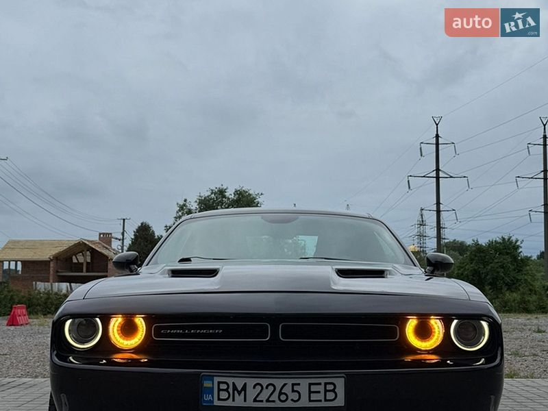 Купе Dodge Challenger 2017 в Львові
