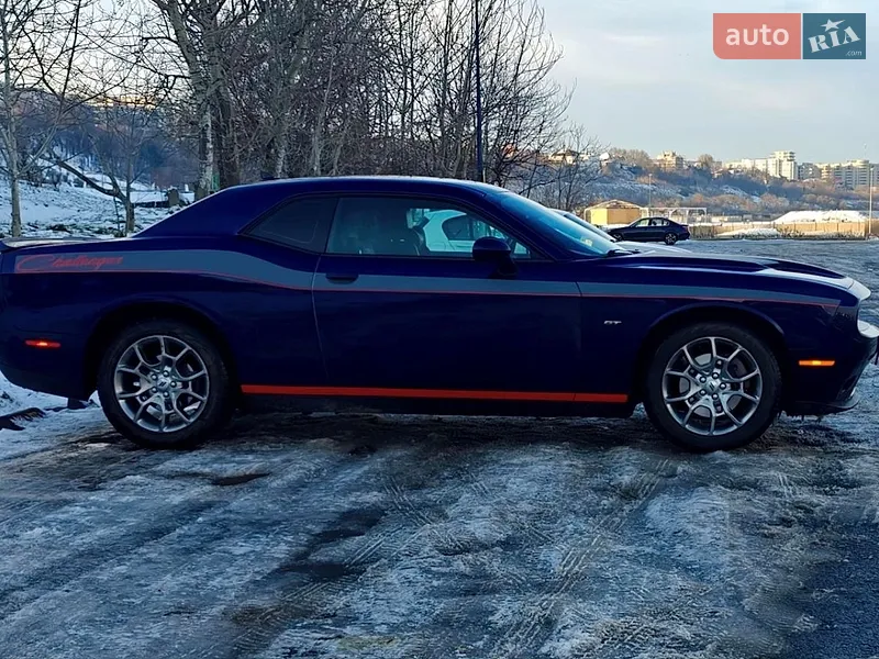 Dodge Challenger