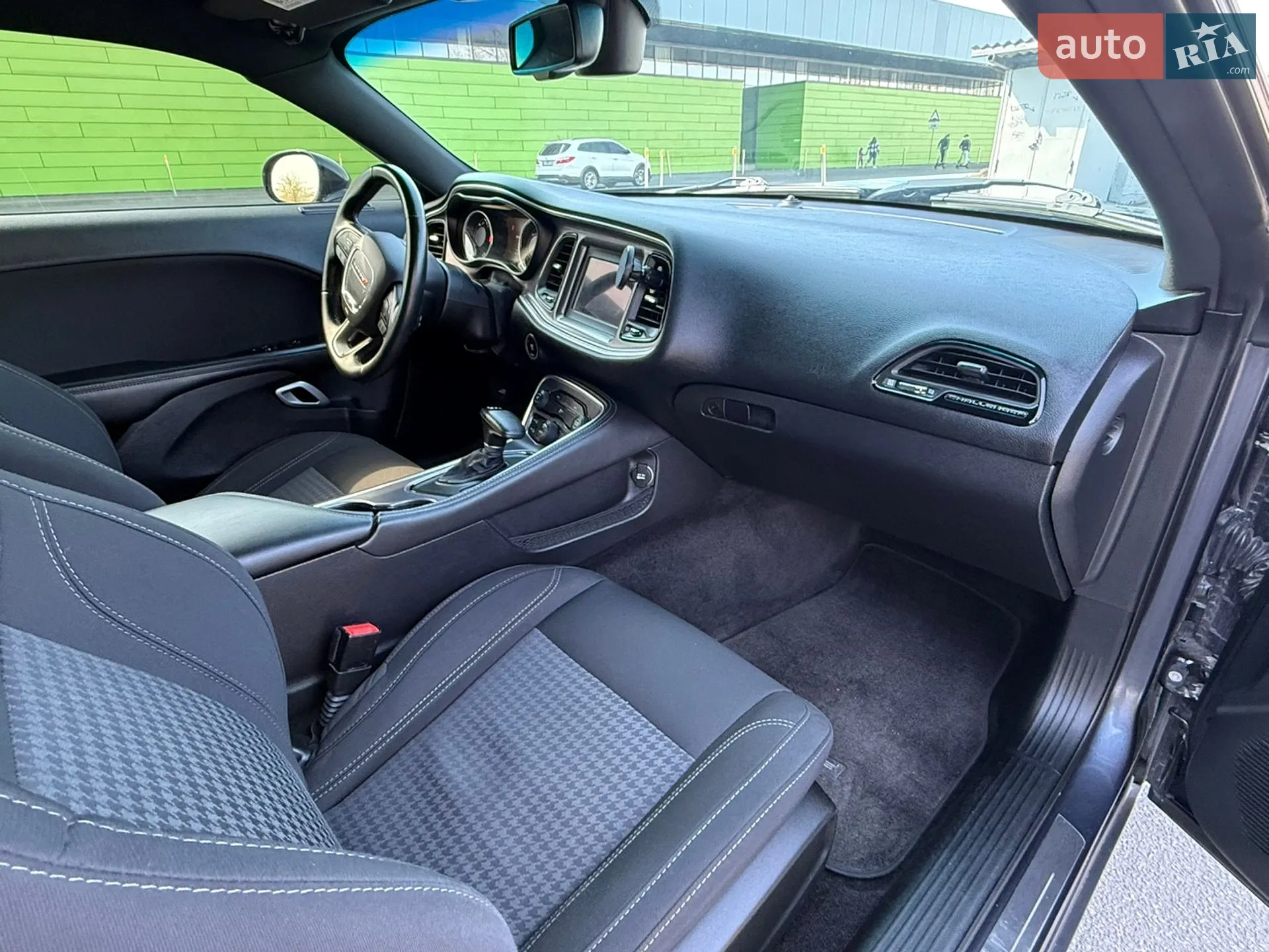2016 Dodge Challenger - мініатюра 25