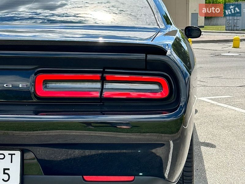 Купе Dodge Challenger 2017 в Киеве