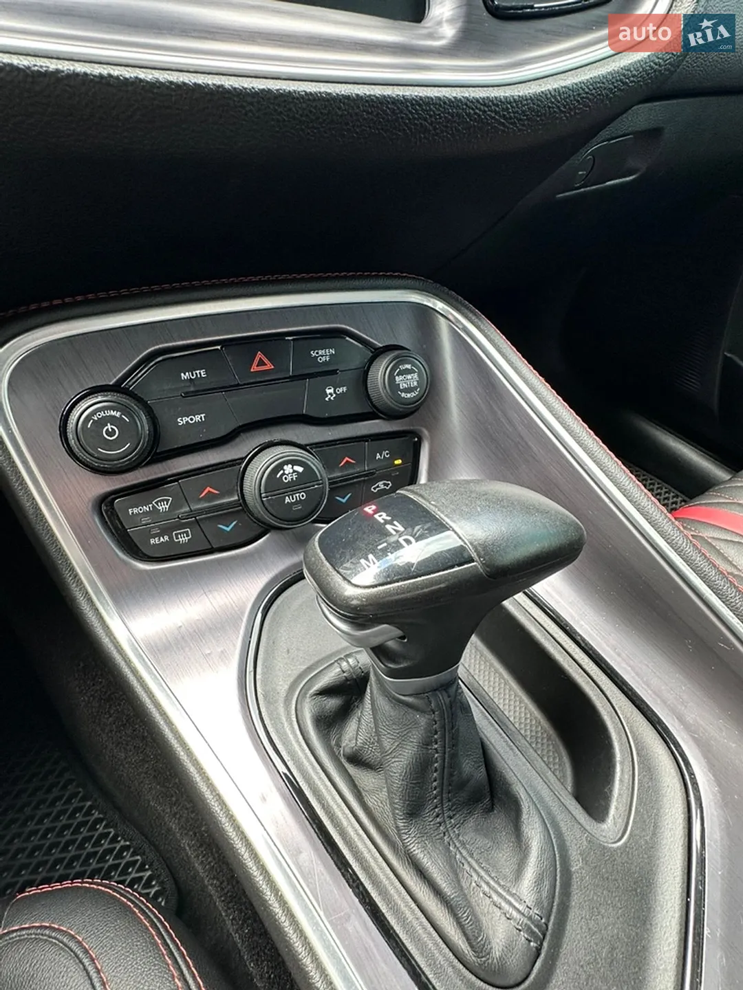 2017 Dodge Challenger - мініатюра 28
