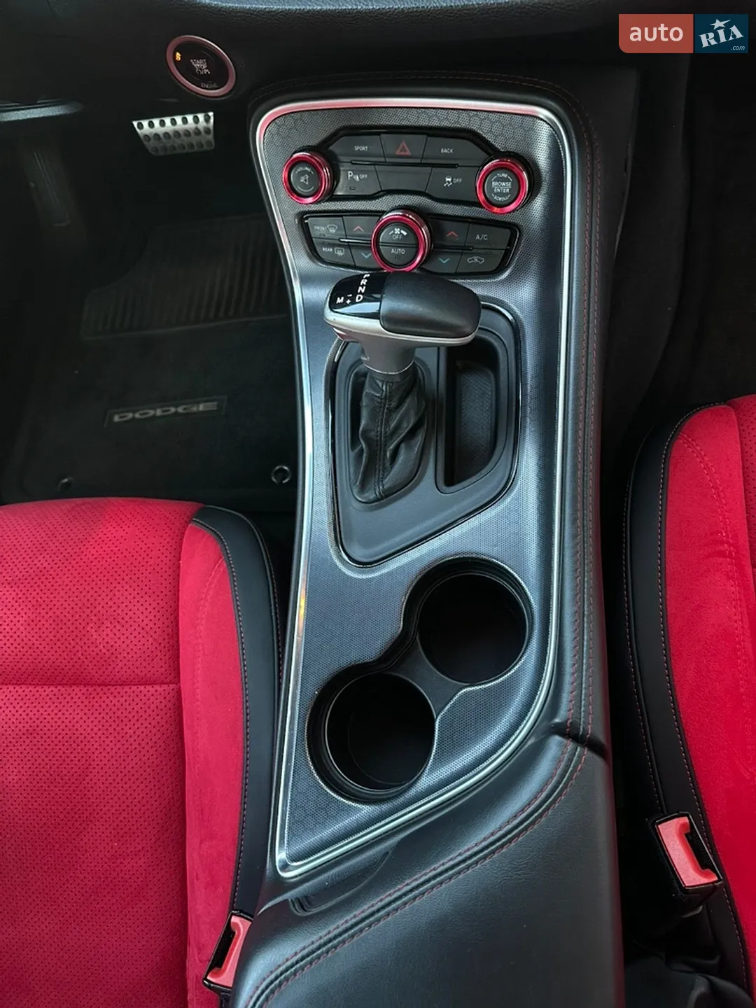 2015 Dodge Challenger - мініатюра 23