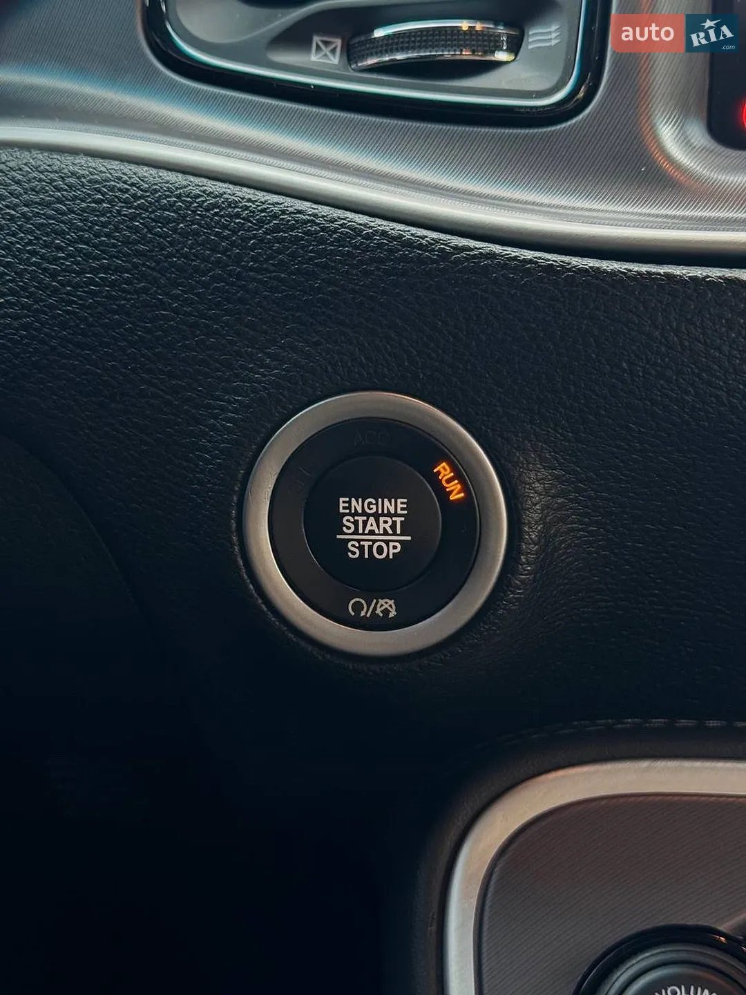2020 Dodge Challenger - мініатюра 28