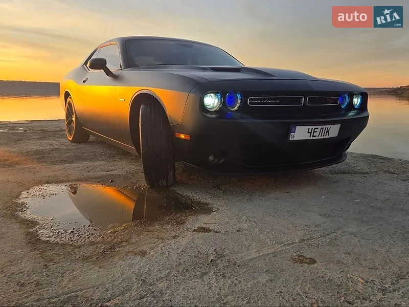 Dodge Challenger