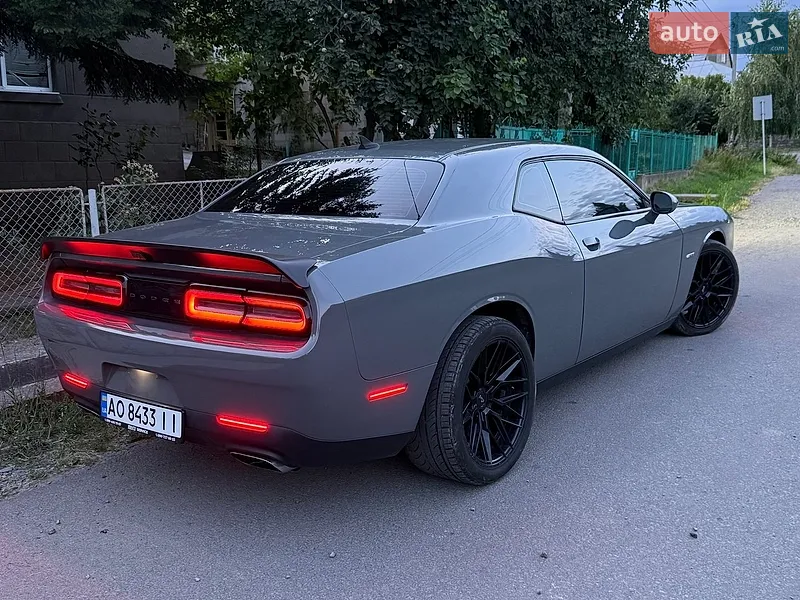 Dodge Challenger