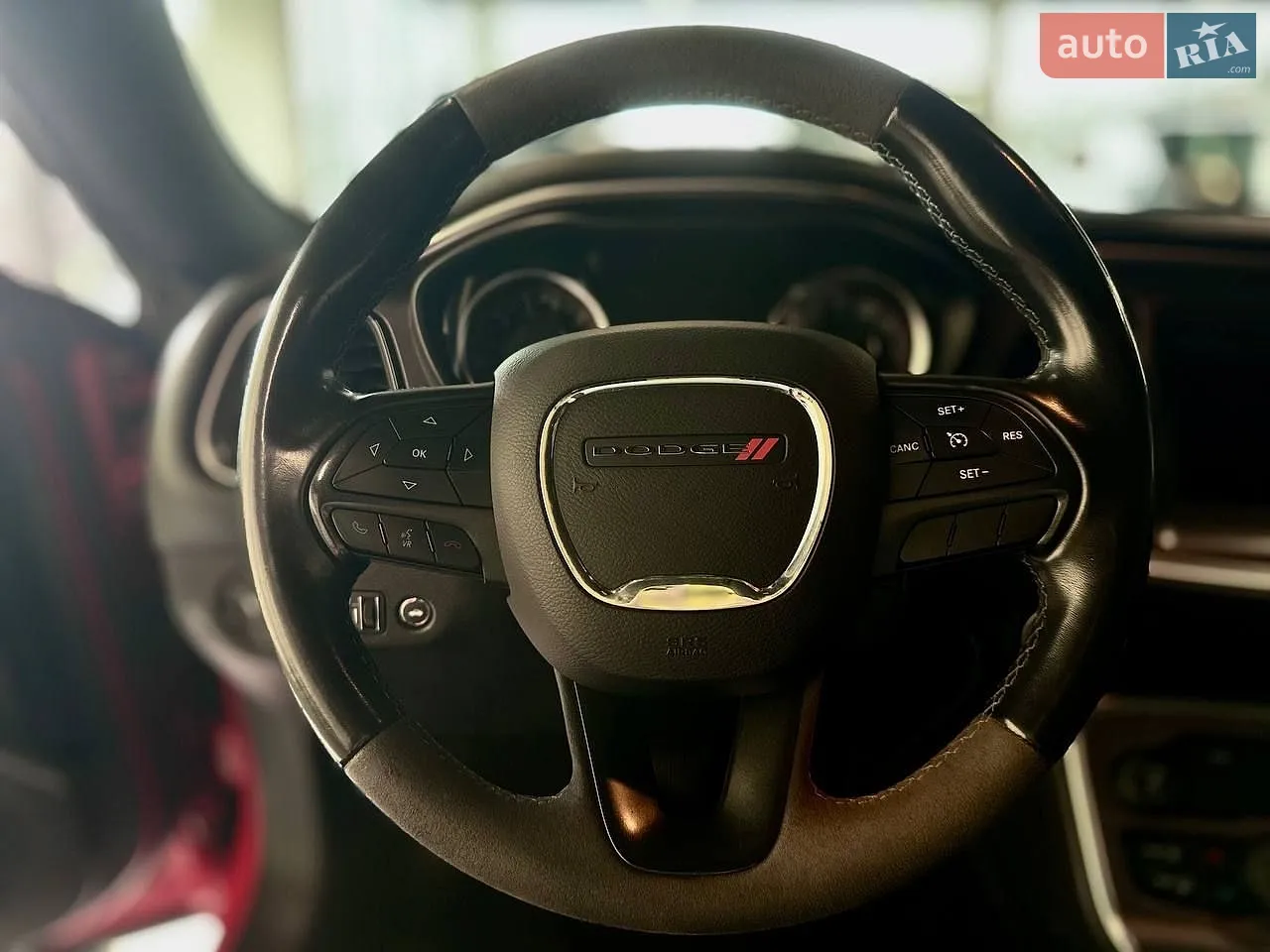 2016 Dodge Challenger - мініатюра 24