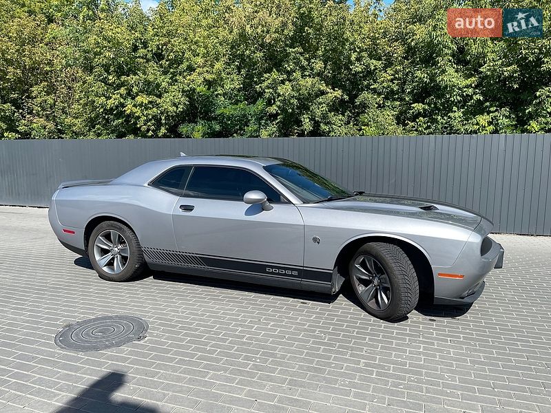 Купе Dodge Challenger 2016 в Києві фото 5 Купе Dodge Challenger 2016 в Києві