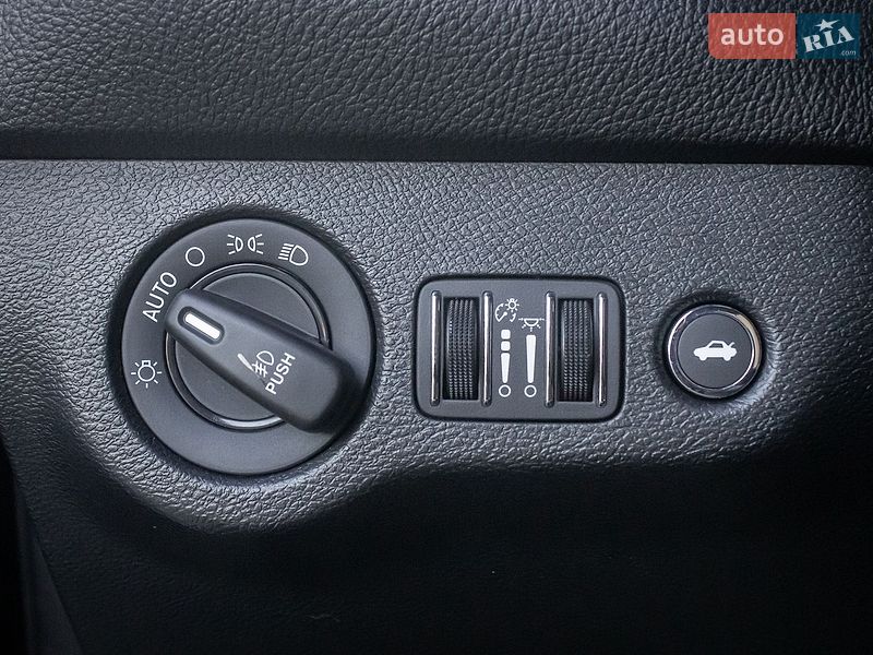 Купе Dodge Challenger 2017 в Києві