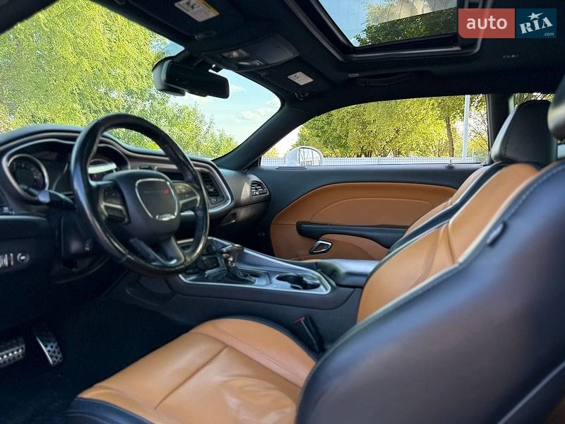 Купе Dodge Challenger 2019 в Дніпрі