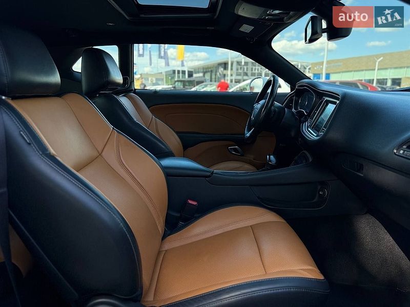 Купе Dodge Challenger 2019 в Дніпрі
