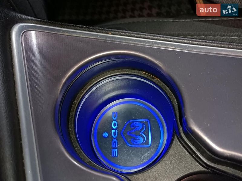 Купе Dodge Challenger 2018 в Полтаве