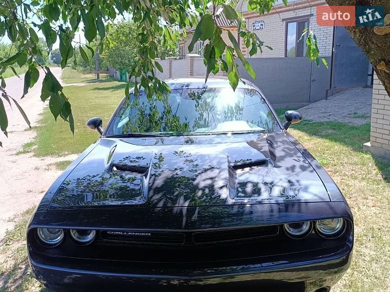 Купе Dodge Challenger 2018 в Полтаве