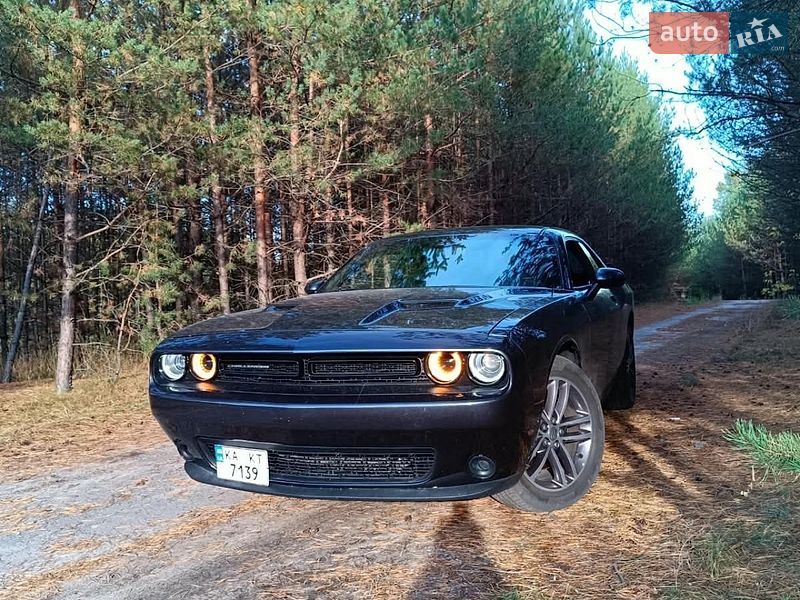 Купе Dodge Challenger 2018 в Полтаве