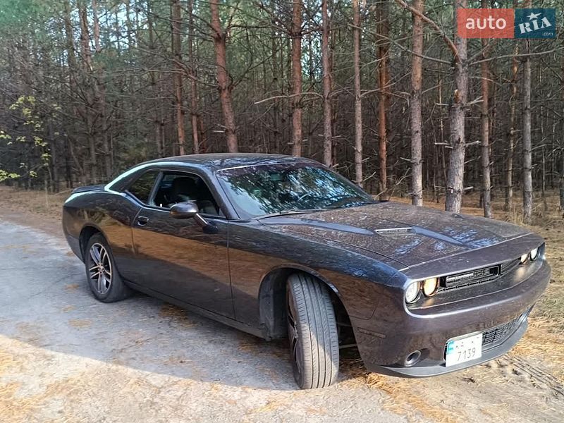Купе Dodge Challenger 2018 в Полтаве