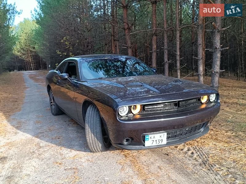 Купе Dodge Challenger 2018 в Полтаве