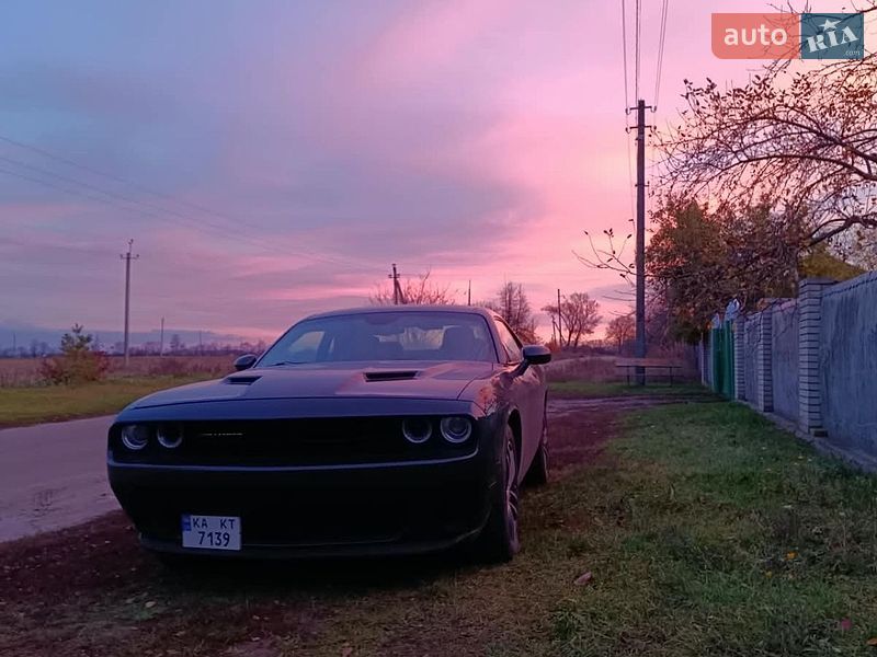Купе Dodge Challenger 2018 в Полтаве