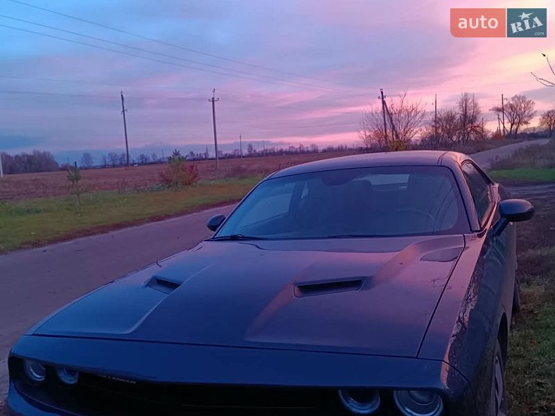 Купе Dodge Challenger 2018 в Полтаве