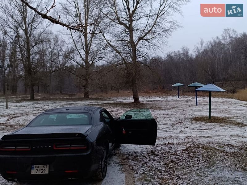 Купе Dodge Challenger 2018 в Полтаве
