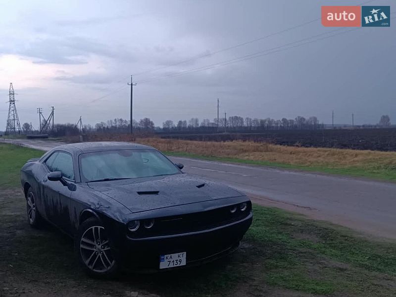 Купе Dodge Challenger 2018 в Полтаве