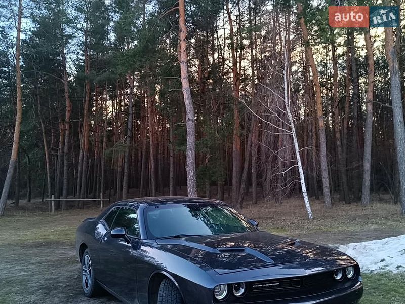 Купе Dodge Challenger 2018 в Полтаве