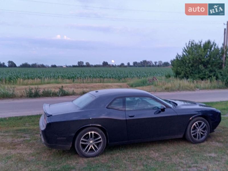 Купе Dodge Challenger 2018 в Полтаве