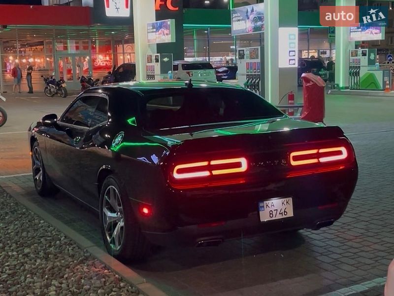 Купе Dodge Challenger 2016 в Киеве фото 3 Купе Dodge Challenger 2016 в Киеве