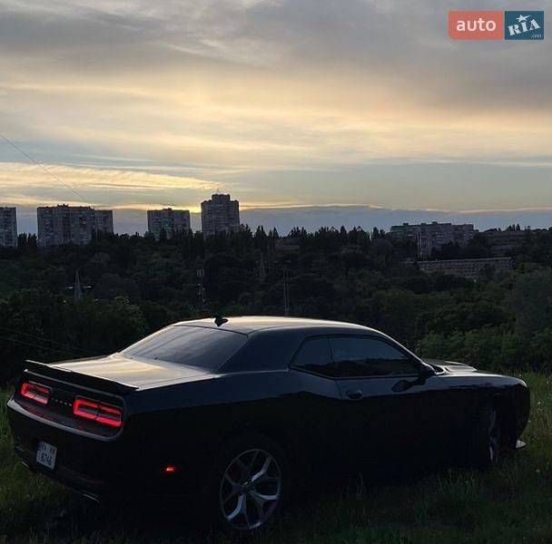 Купе Dodge Challenger 2016 в Киеве фото 10 Купе Dodge Challenger 2016 в Киеве