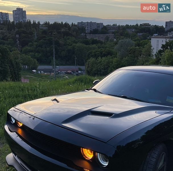 Купе Dodge Challenger 2016 в Киеве фото 12 Купе Dodge Challenger 2016 в Киеве