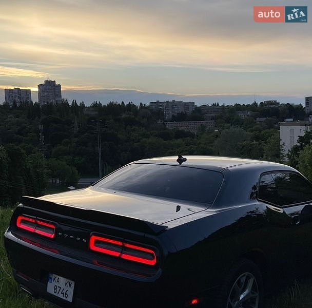 Купе Dodge Challenger 2016 в Киеве фото 9 Купе Dodge Challenger 2016 в Киеве