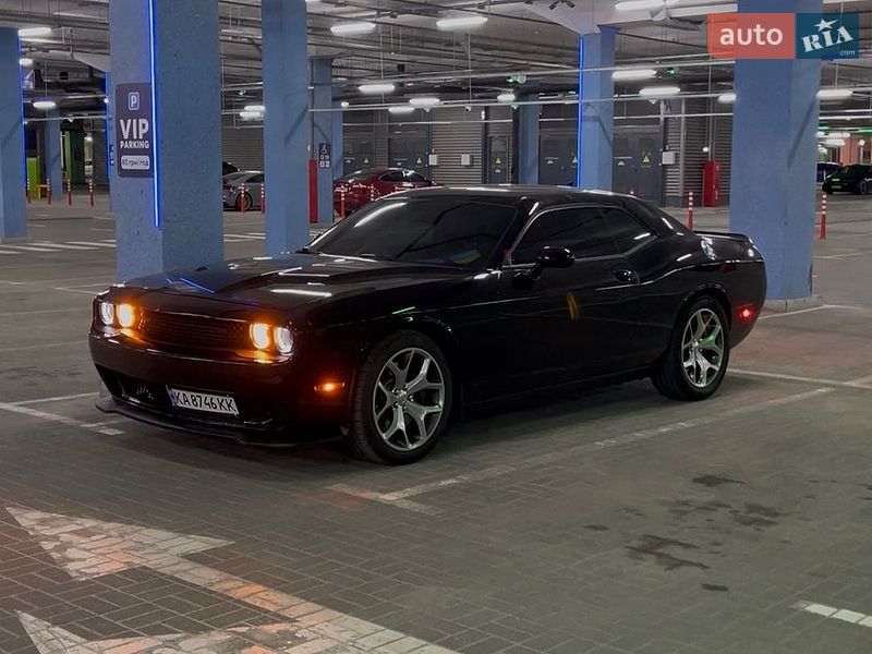 Купе Dodge Challenger 2016 в Киеве фото Купе Dodge Challenger 2016 в Киеве