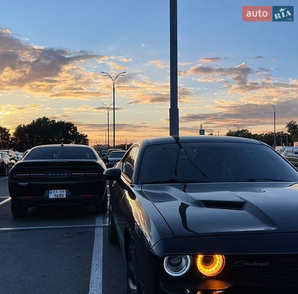 Купе Dodge Challenger 2016 в Киеве фото 16 Купе Dodge Challenger 2016 в Киеве