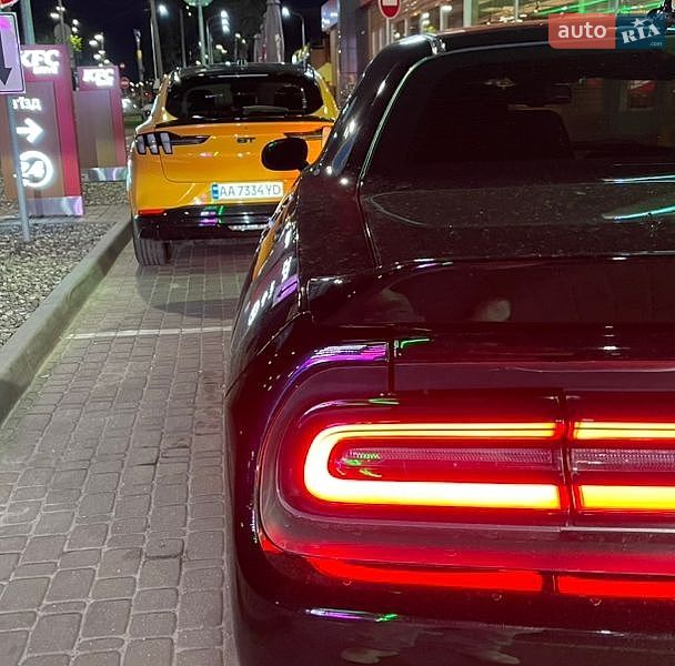 Купе Dodge Challenger 2016 в Киеве фото 15 Купе Dodge Challenger 2016 в Киеве
