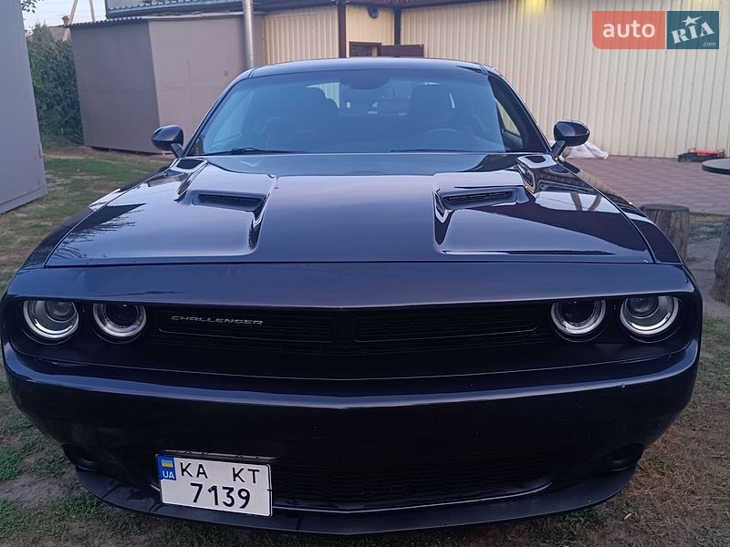 Купе Dodge Challenger 2018 в Полтаве