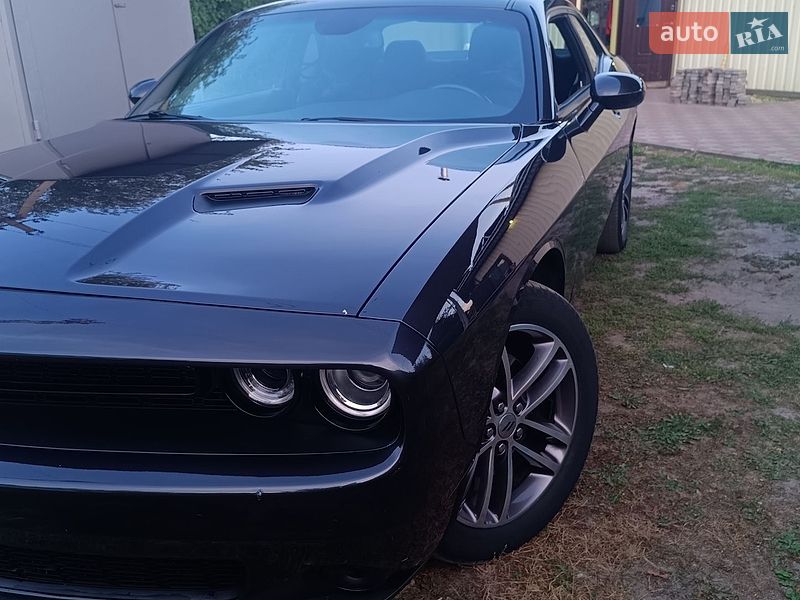 Купе Dodge Challenger 2018 в Полтаве