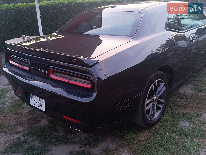 Купе Dodge Challenger 2018 в Полтаве