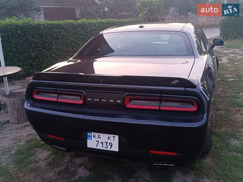 Купе Dodge Challenger 2018 в Полтаве