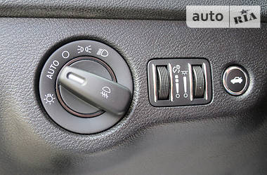 Седан Dodge Charger 2012 в 