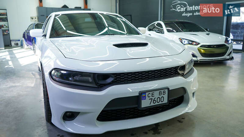 Седан Dodge Charger 2018 в Чернівцях