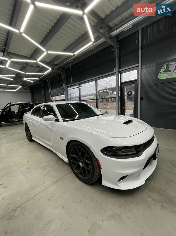 Седан Dodge Charger 2018 в Чернівцях