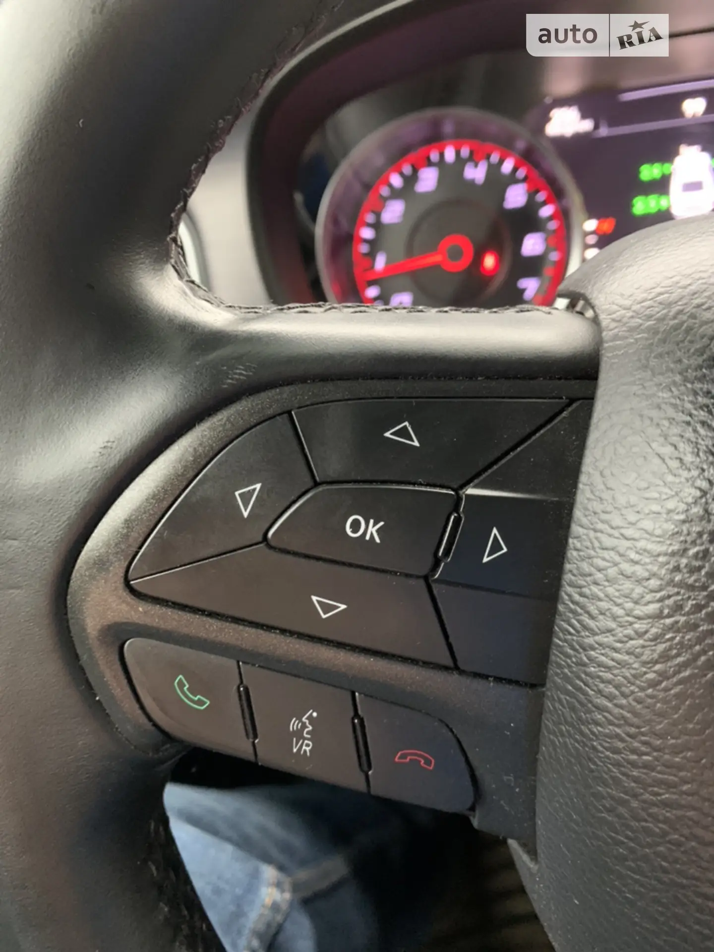 2015 Dodge Charger - мініатюра 9