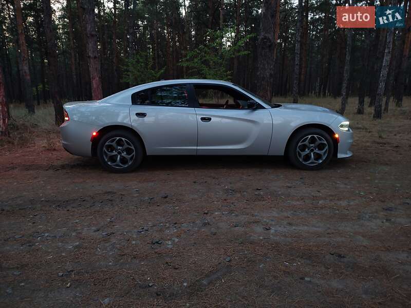 Седан Dodge Charger 2019 в Николаеве