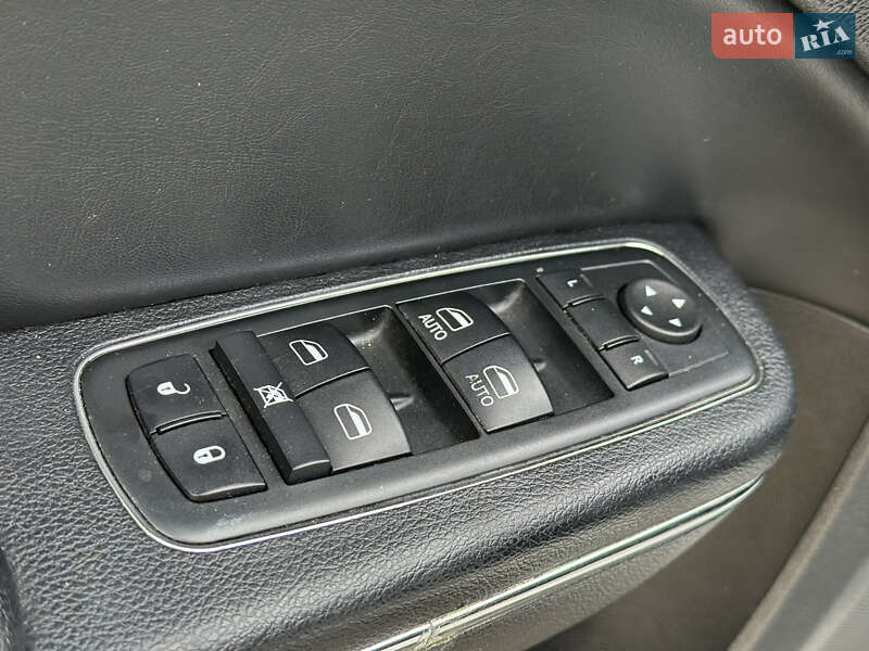 Седан Dodge Charger 2013 в Одесі