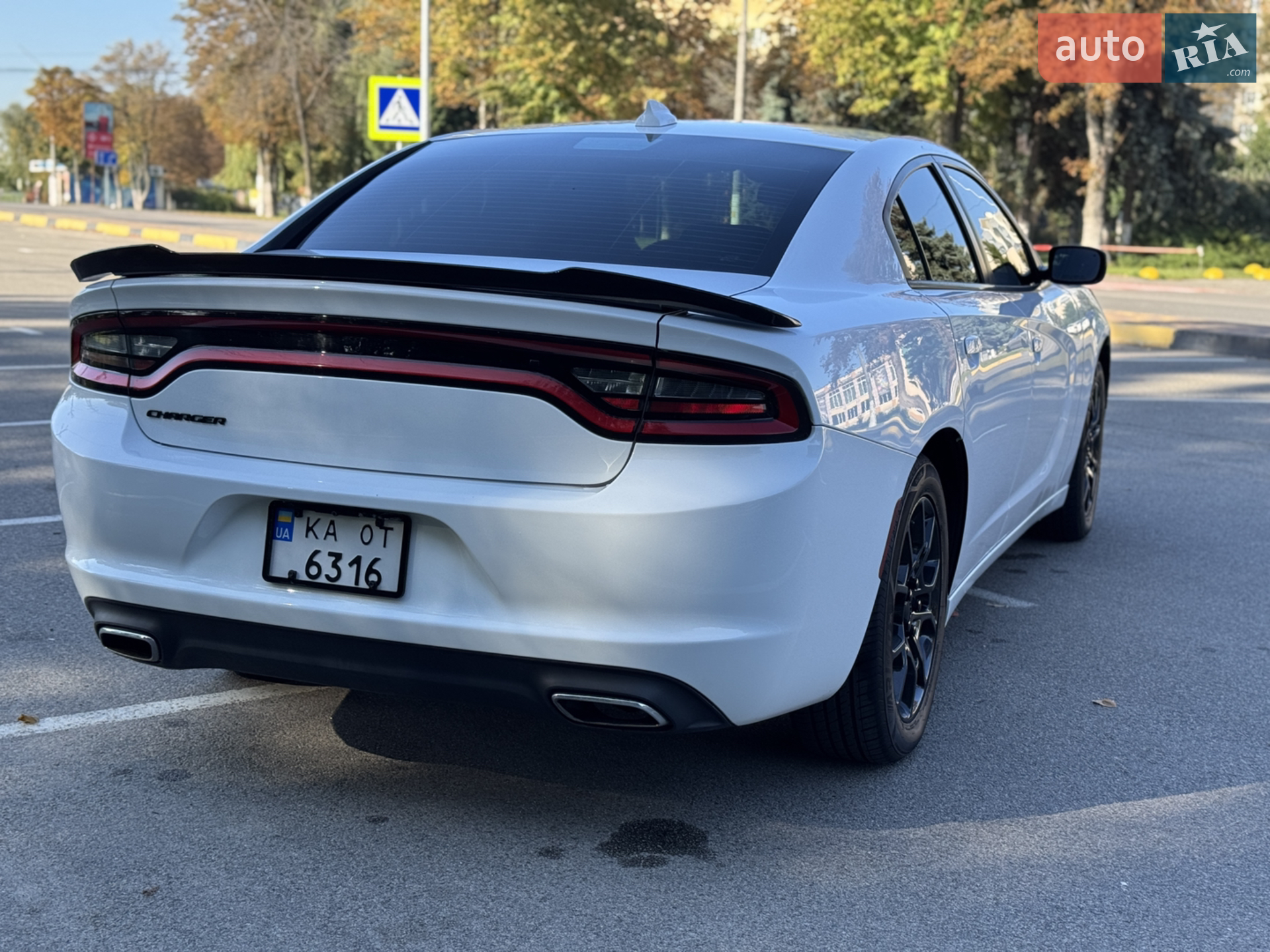 2016 Dodge Charger - мініатюра 18