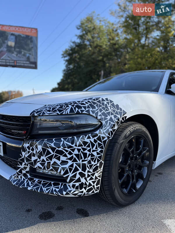 Седан Dodge Charger 2016 в Киеве фото 25 Седан Dodge Charger 2016 в Киеве