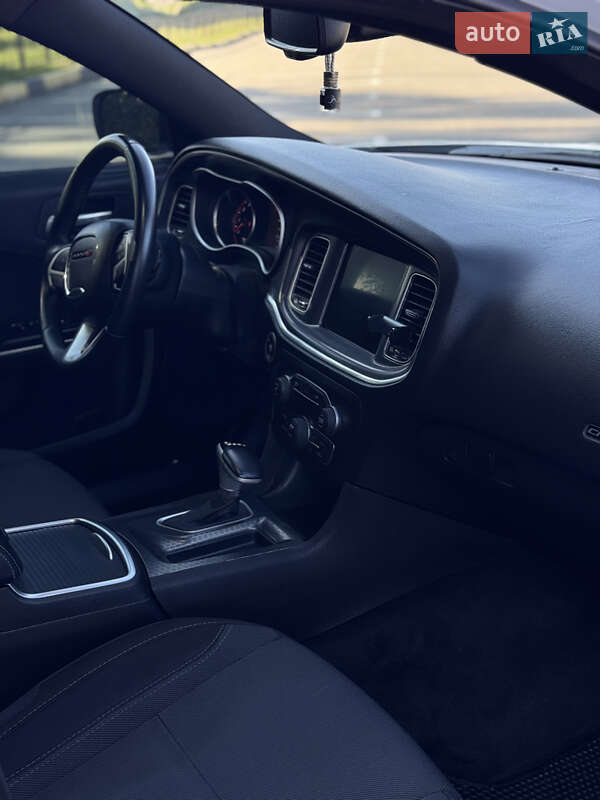 Седан Dodge Charger 2016 в Киеве фото 33 Седан Dodge Charger 2016 в Киеве