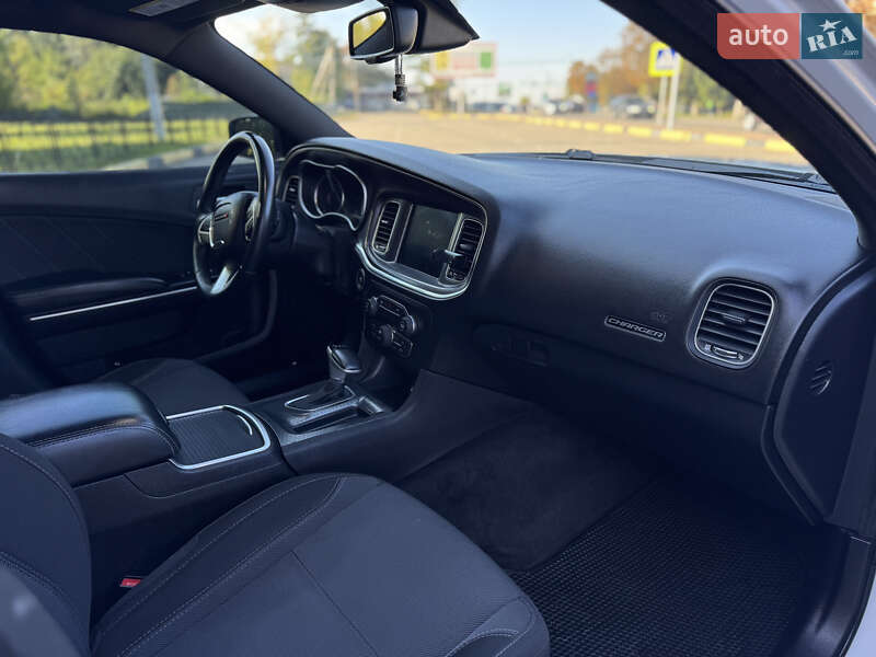 Седан Dodge Charger 2016 в Киеве фото 32 Седан Dodge Charger 2016 в Киеве